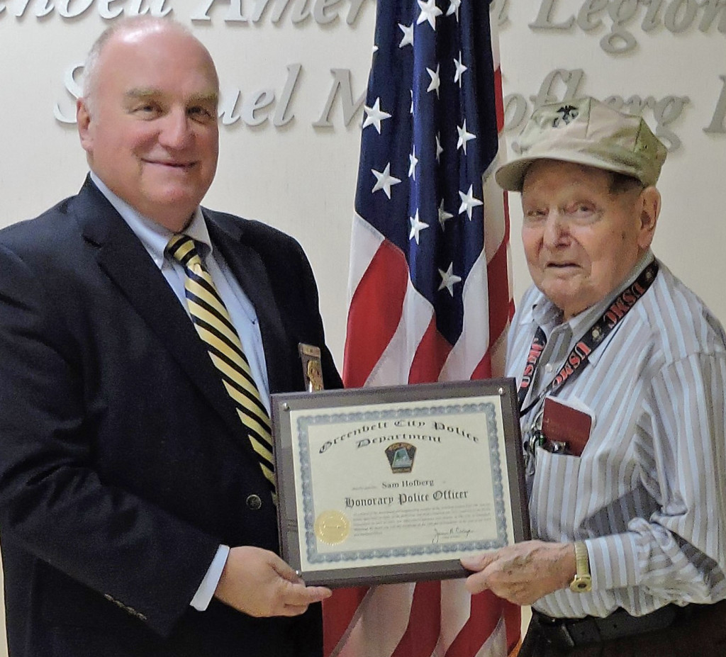 Police Chief awards Sam Hofberg, 92, the title of Honorary Police Officer