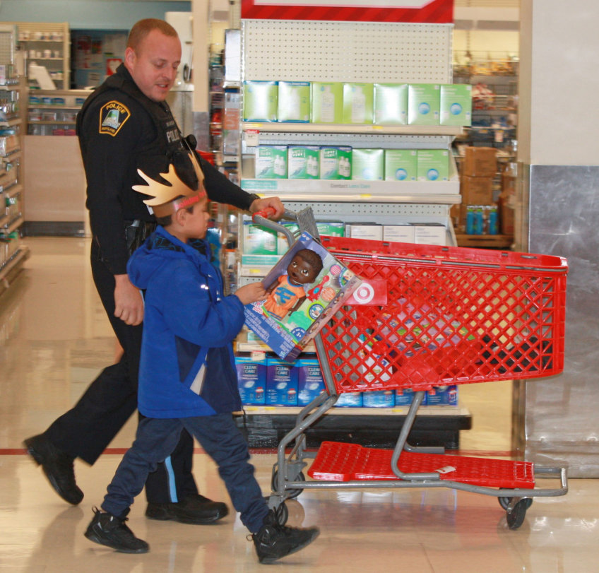 Greenbelt Shop with a Cop Sends Shoppers on Spree