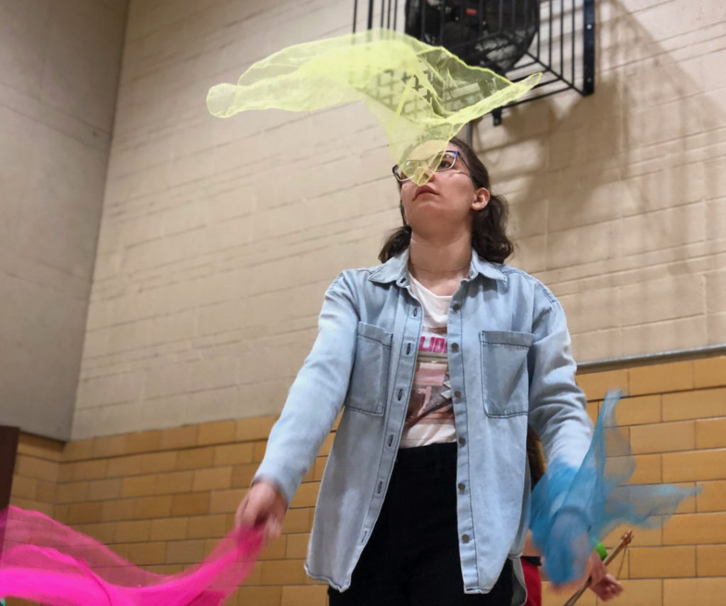 Julie Diebolt juggling