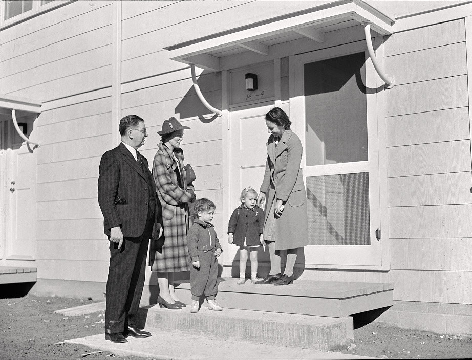 New residents in defense housing